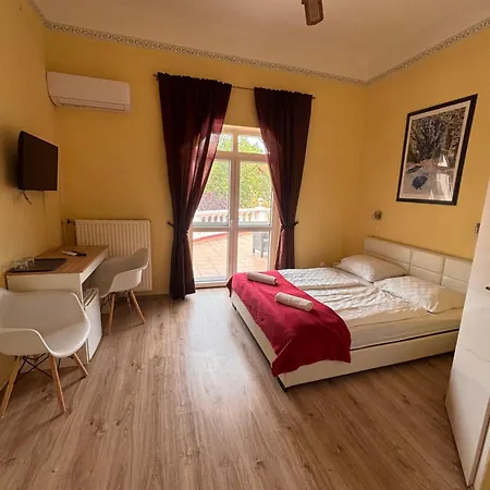 Bed & Breakfast Y Panzio 3*